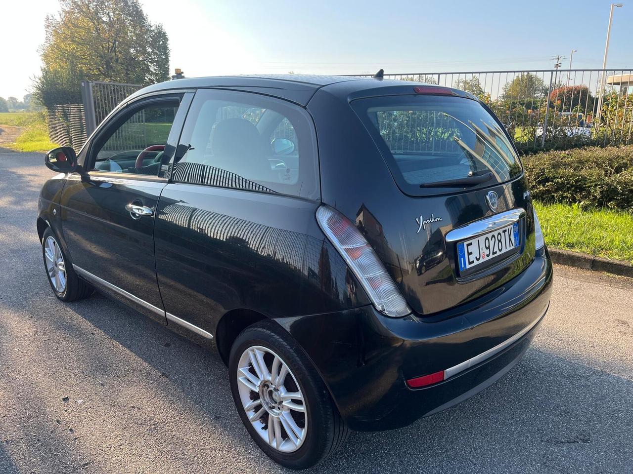 Lancia Ypsilon 1.3 MJT 75 CV Platinum