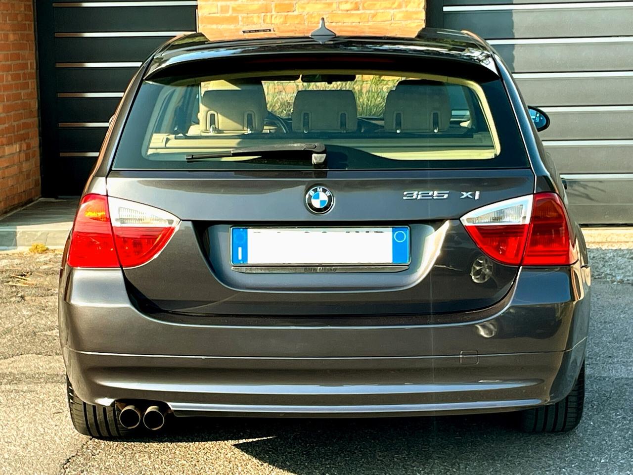 BMW 325 Xi(benz)-137000km-P.Beige,Navi,4x4-2006
