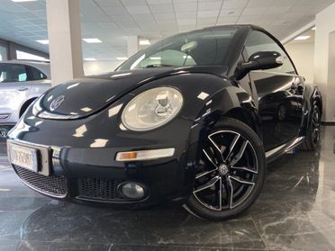 VOLKSWAGEN New Beetle 1.6 CA 3P. CABRIO + SED. RISCALDABILI + MP3