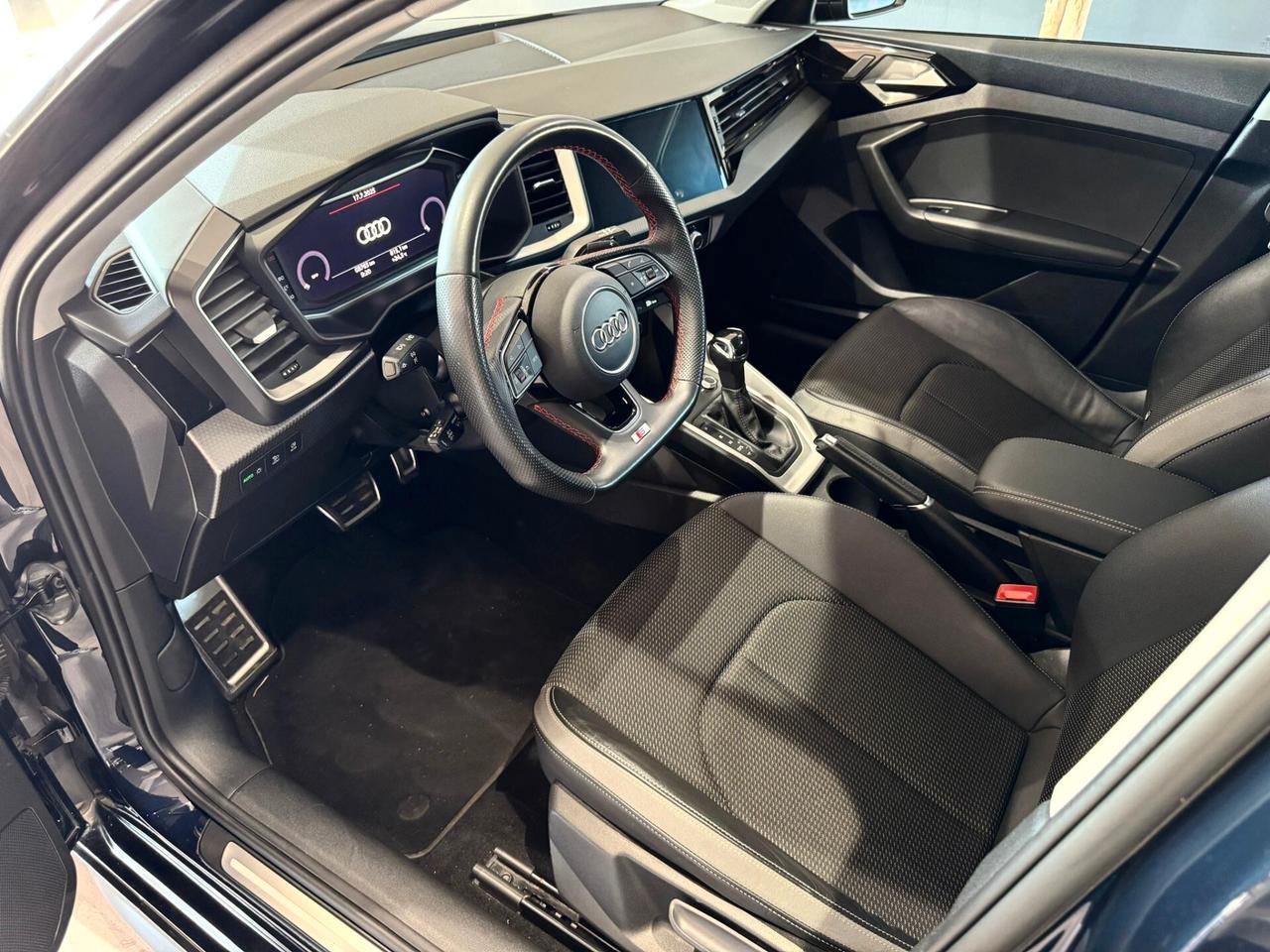 Audi A1 citycarver 30 TFSI S Tronic Identity Contrast