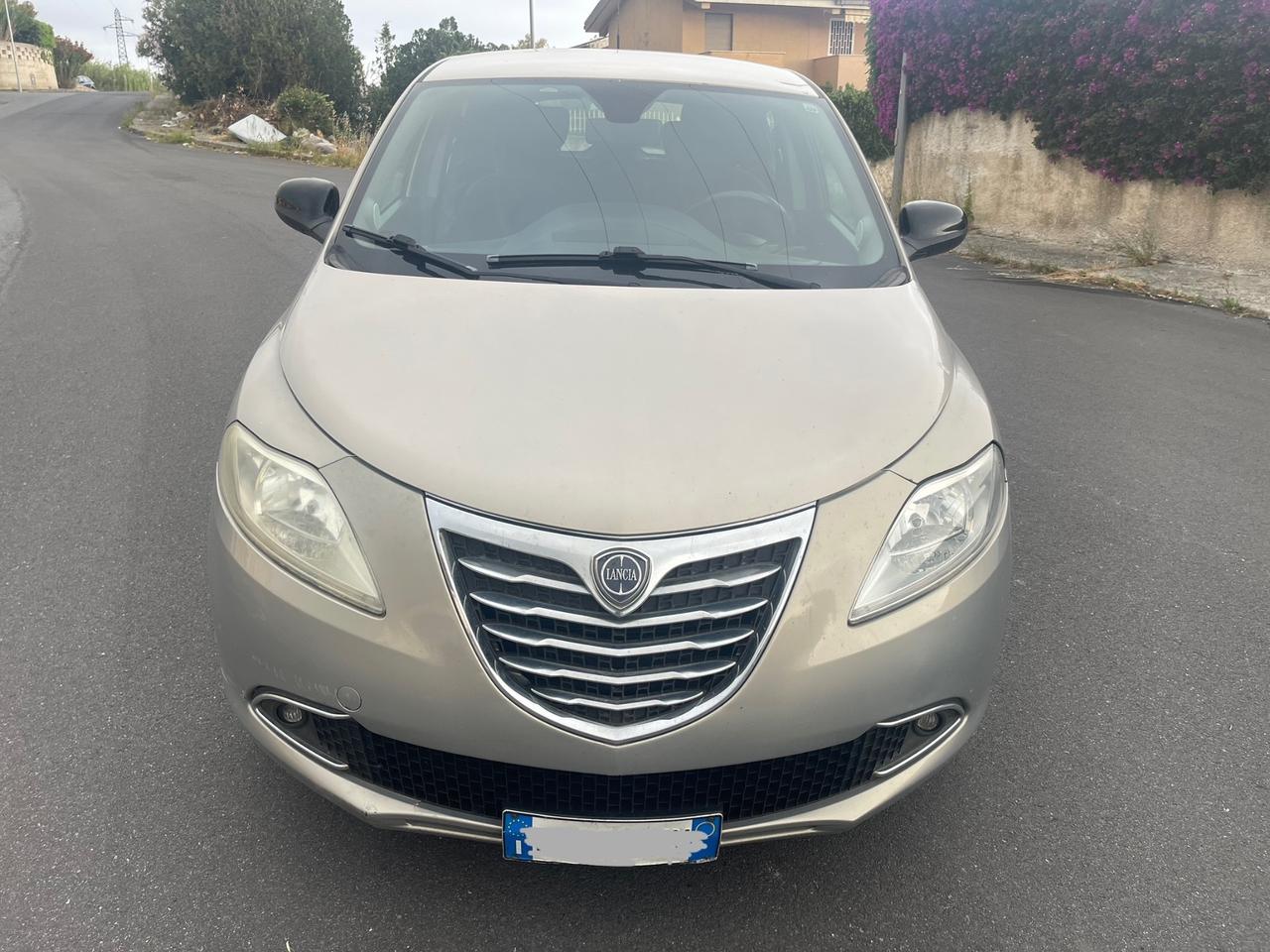 Lancia Ypsilon 1.3 MJT 16V 95 CV 5 porte