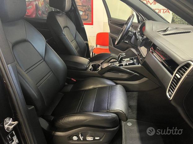 PORSCHE Cayenne 3.0 V6 TIPTRONIC PELLE TETTO APR