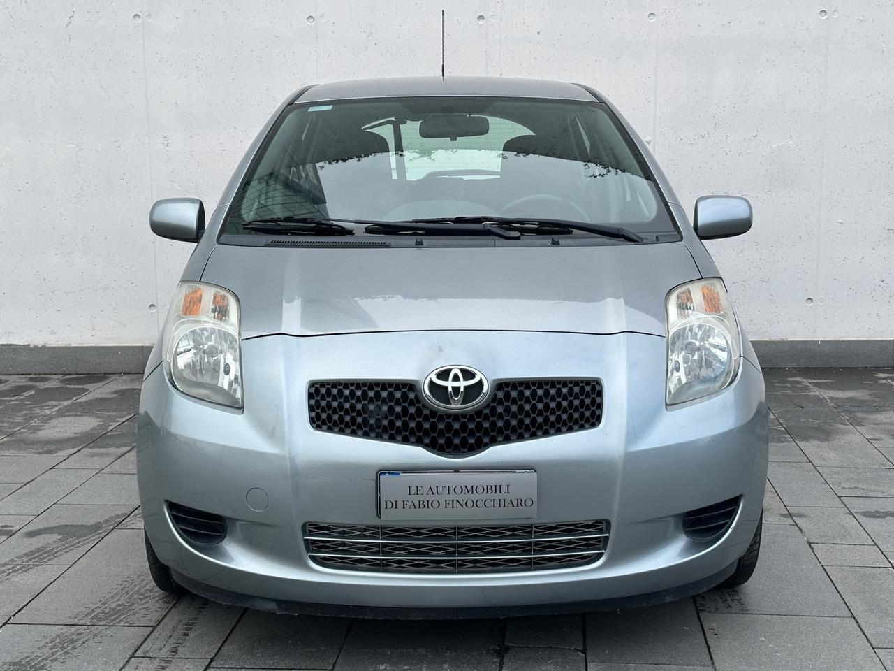 Toyota Yaris 1.0 5 porte Sol