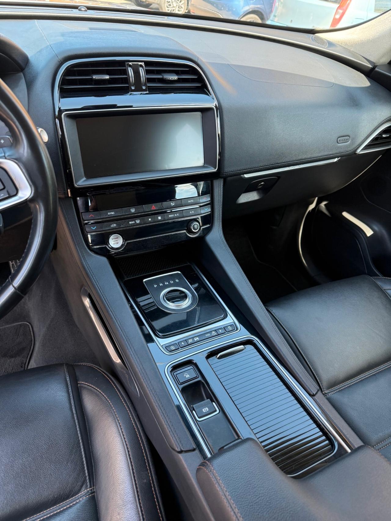 Jaguar F-Pace 2.0d - 4X4 - NAV. - PELLE - 12 MESI DI GARANZIA -