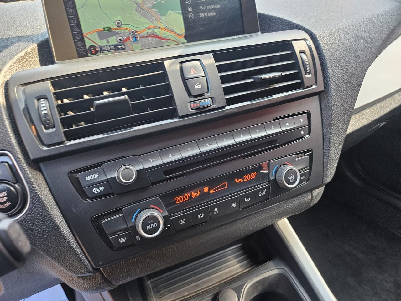 Bmw 118 118d 5p. Unique