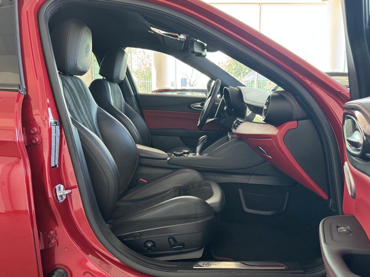 ALFA ROMEO Giulia 2.9 T V6 AT8 Quadrifoglio Rosso Competizione