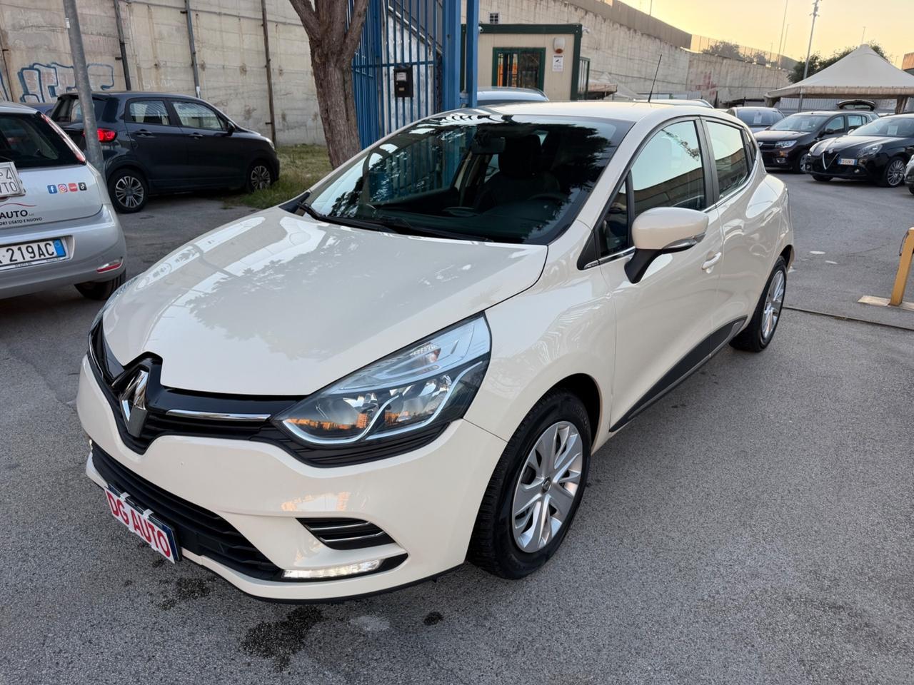 Renault Clio 1.5 dCi 90 cv 2017 navigatore