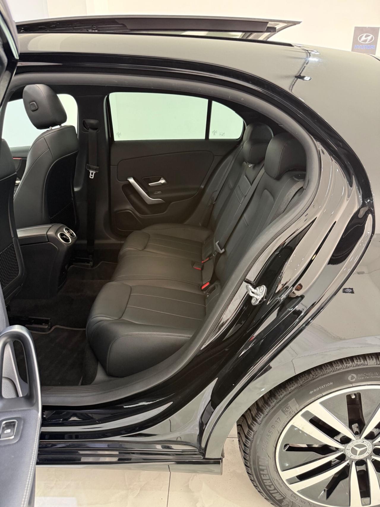 MERCEDES-BENZ A 180 D AUTOMATIC SPORT IVA ESPOSTA