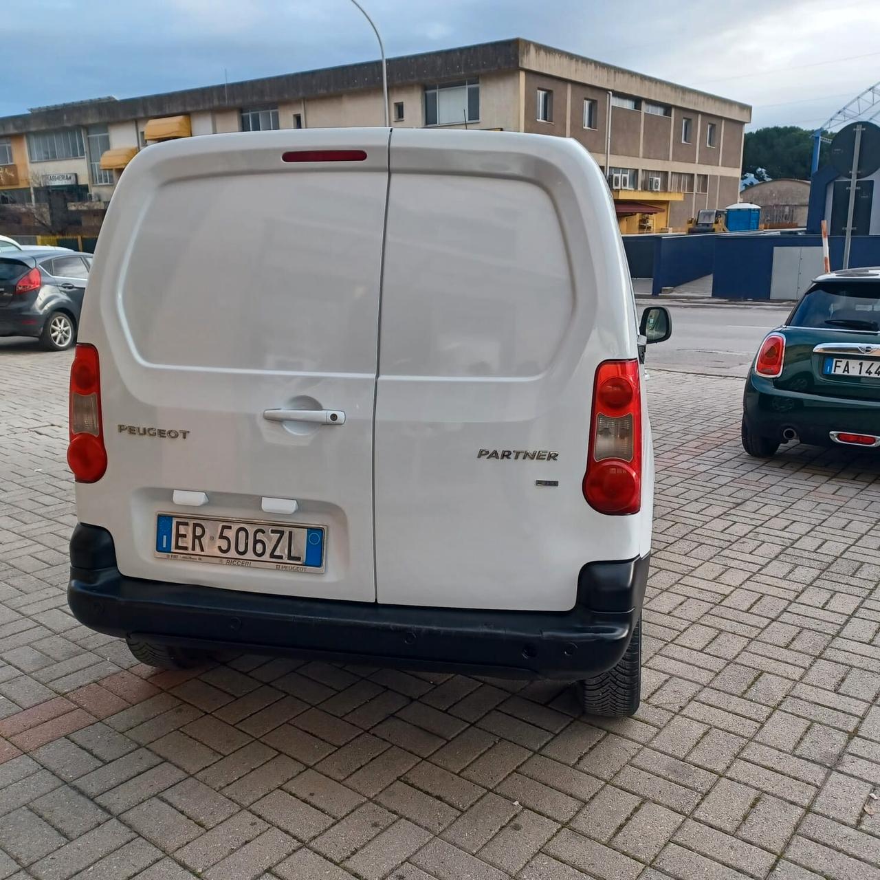 PARTNER 1.6 3 POSTI AUTOM MOTORE TOTALMENTE REVISIONATO