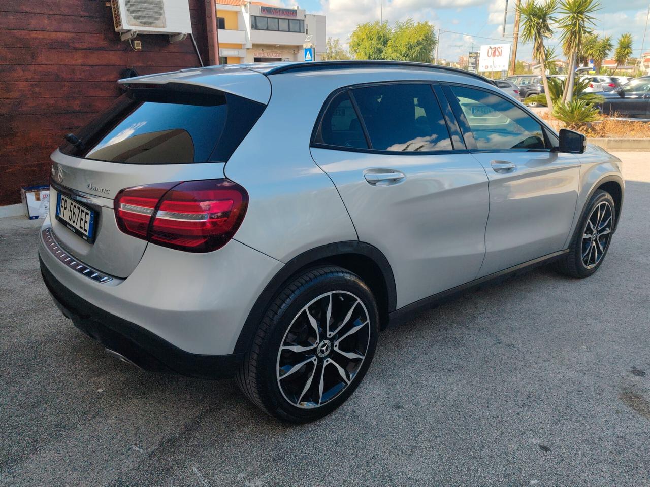 Mercedes-benz GLA 220d Automatic 4Matic Sport