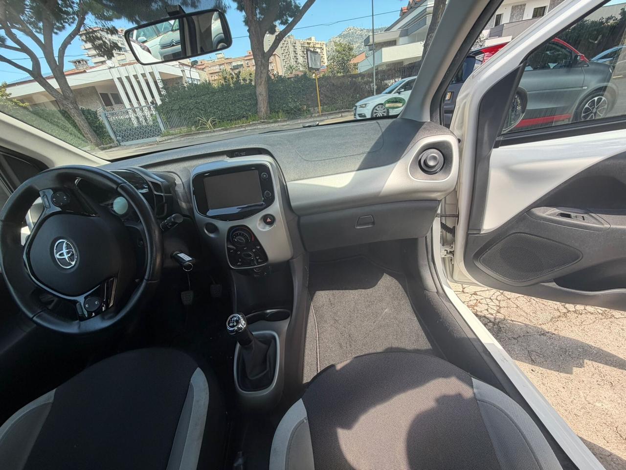 Toyota Aygo 1.0 VVT-i 69 CV 5 porte x-clusiv