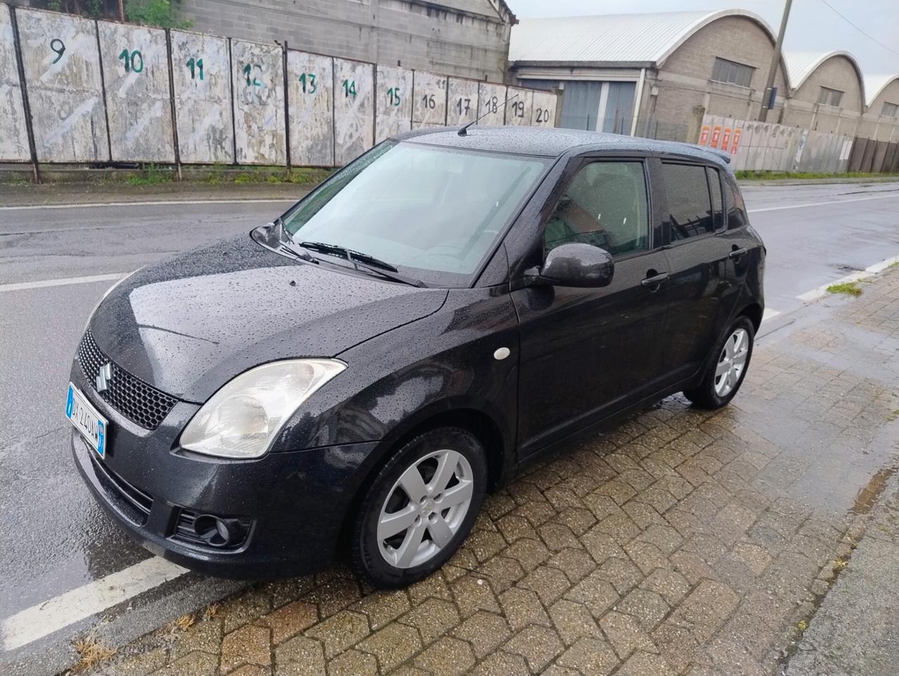 Suzuki Swift 1.3 DDiS 75cv NEOPATENTATI SPORT