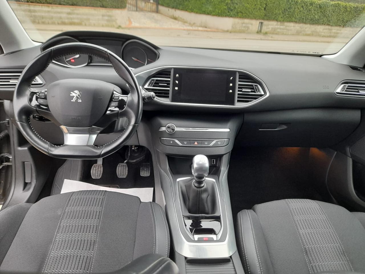 Peugeot 308 BlueHDi 120 S&S SW Allure