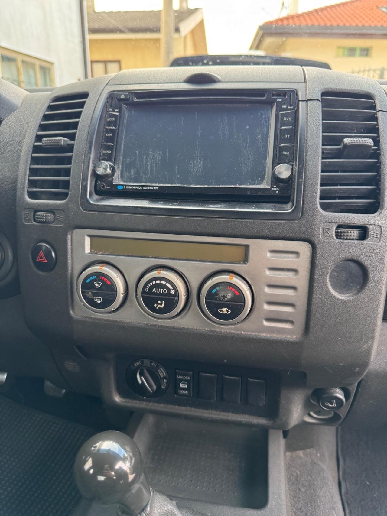 Nissan Navara 2.5 dCi Doppia Cabina 5 Posti