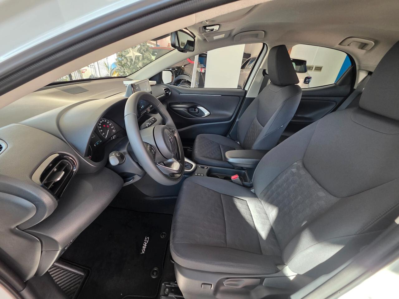 NUOVA Toyota Yaris 1.5 Hybrid 5 porte Active