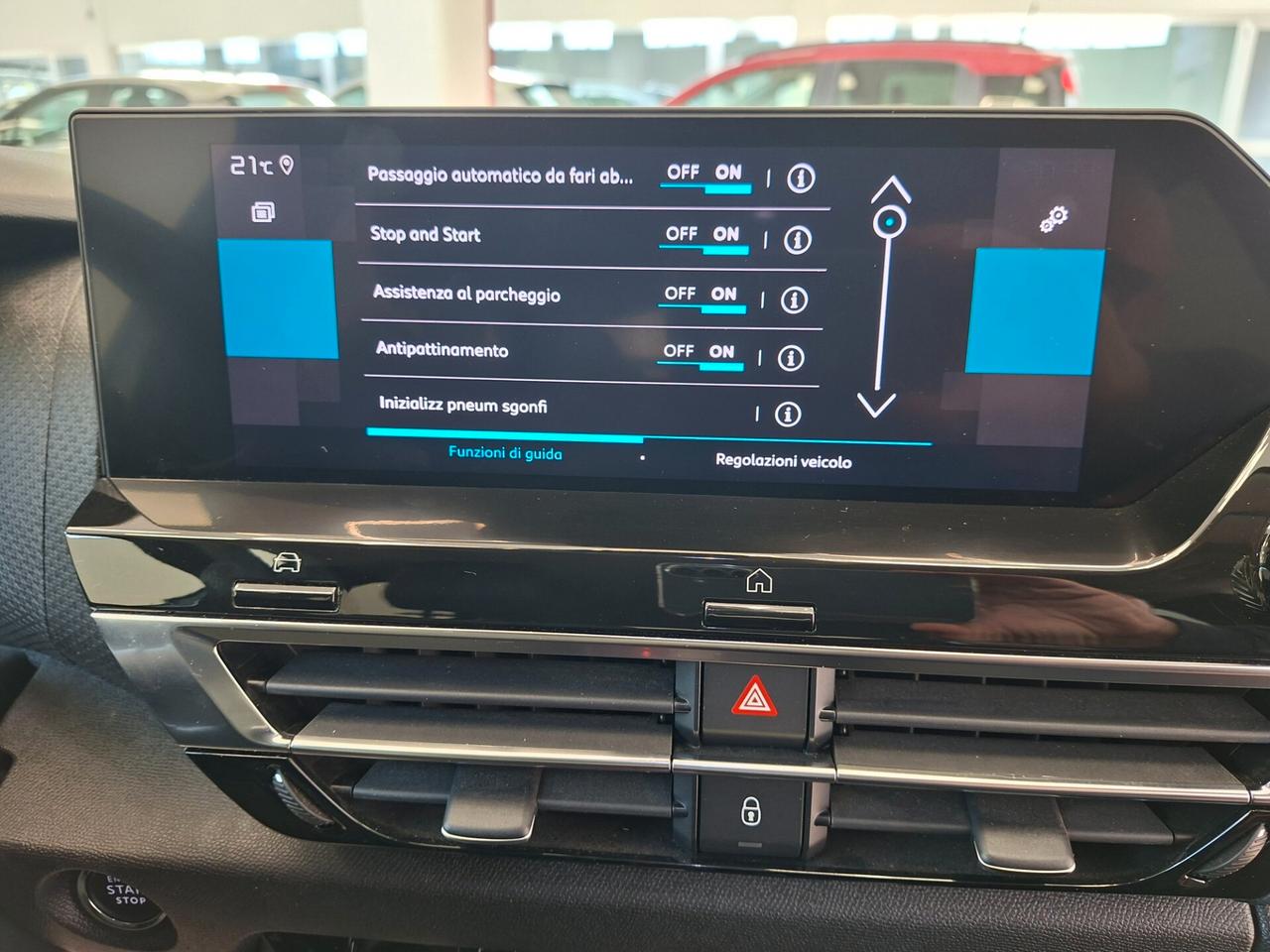 Citroen C4 PureTech 130 S&S EAT8 Shine