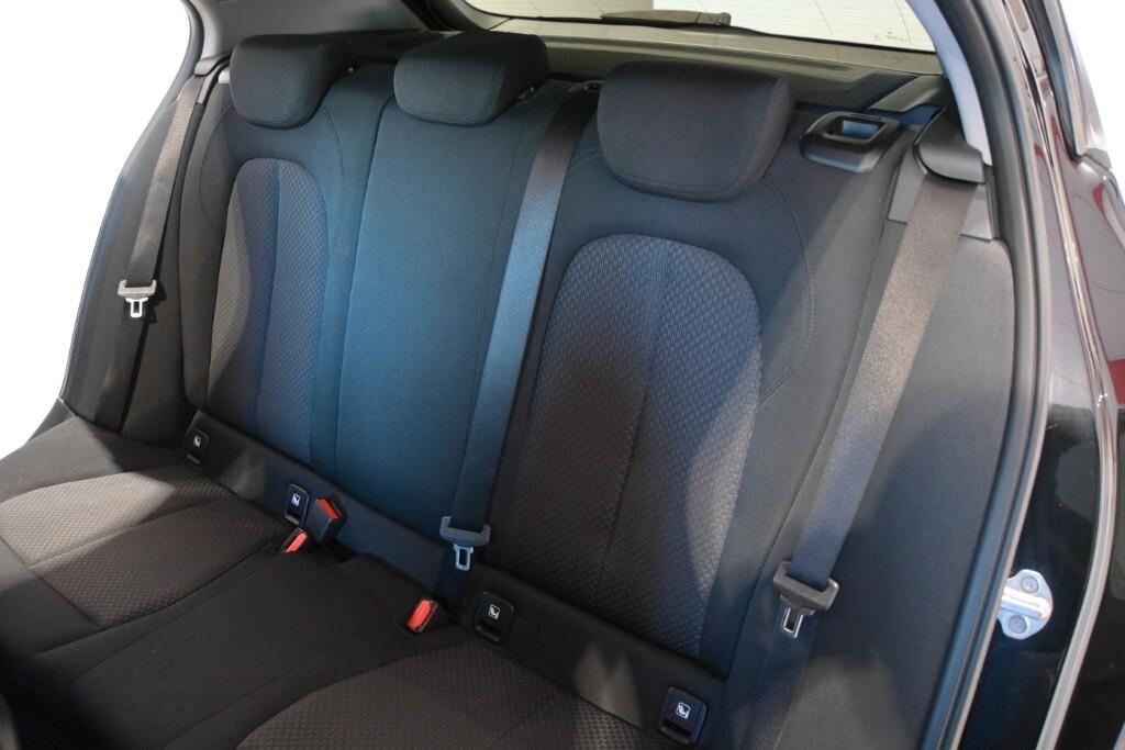 BMW 116D 115CV 6M. BUSINESS ADVANTAGE ( FARI LED - BMW DIGITAL COCKPIT - CRUISE - NAVI - MIRROR - PDC )