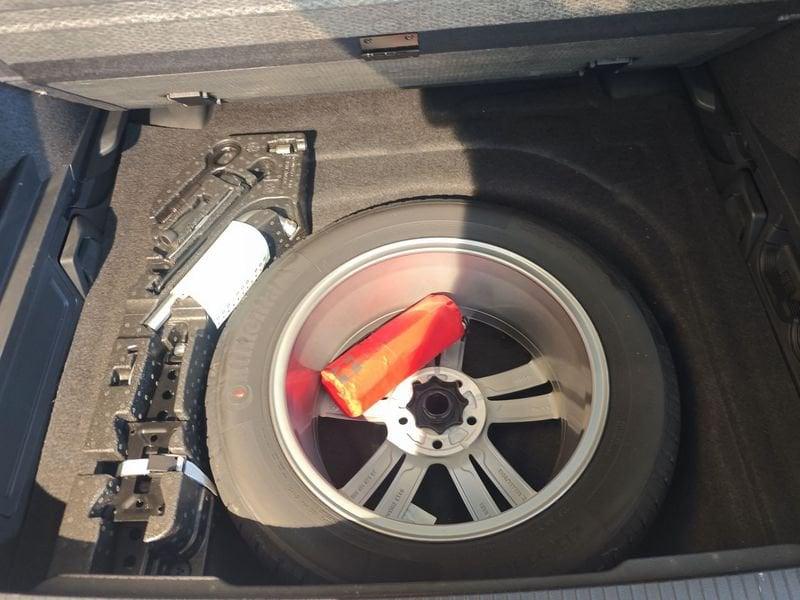 Volkswagen Passat Passat Variant 1.6 TDI SCR DSG R-Line