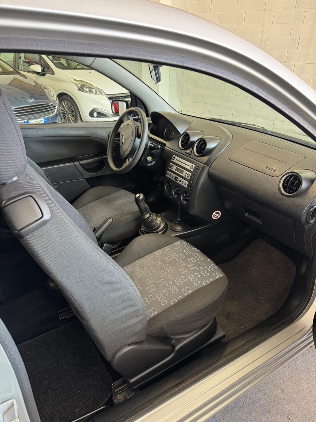 Ford Fiesta 1.2 16V 3p. Ghia