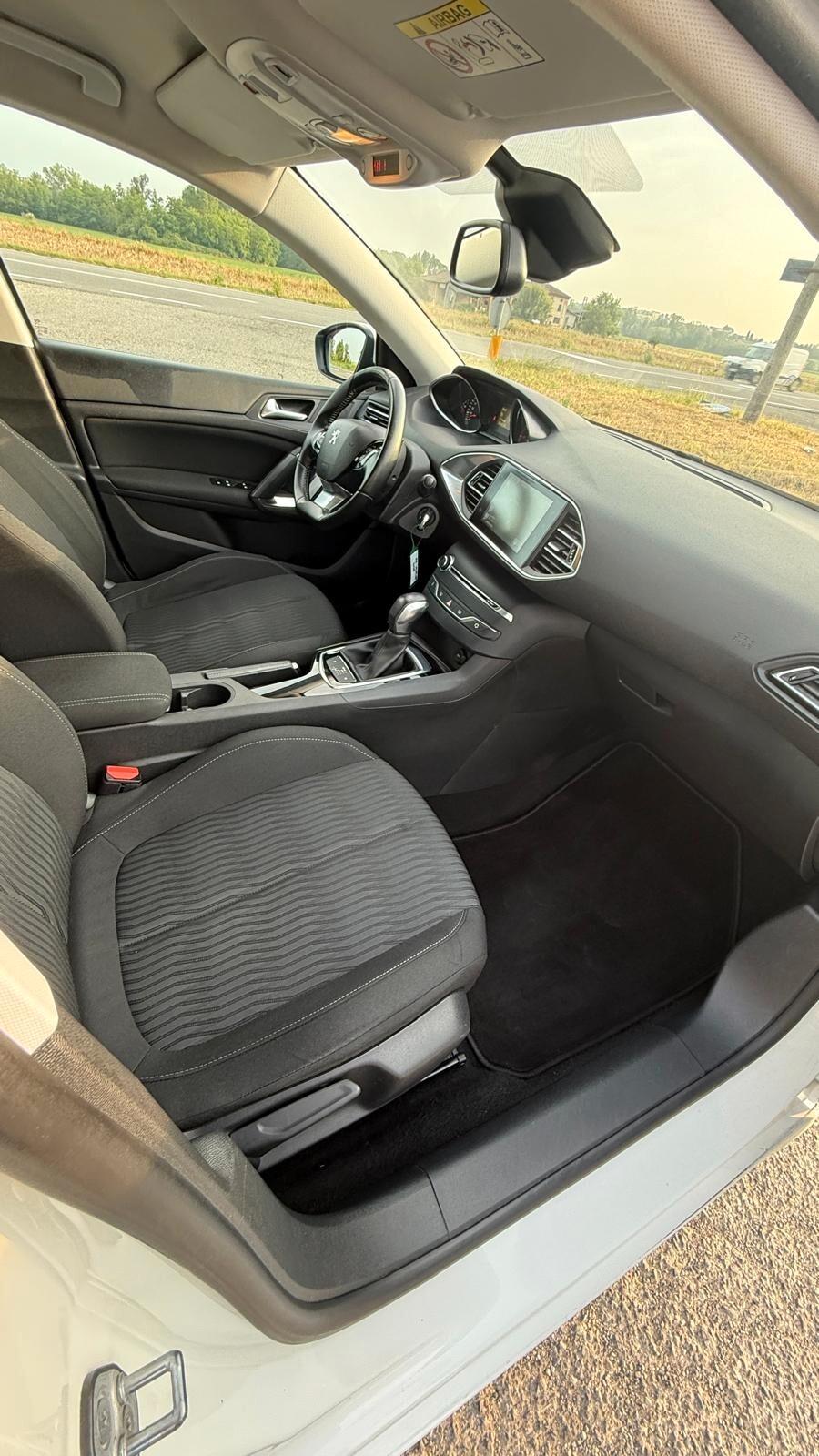 Peugeot 308 PEUGEOT 308SV IP6HDI
