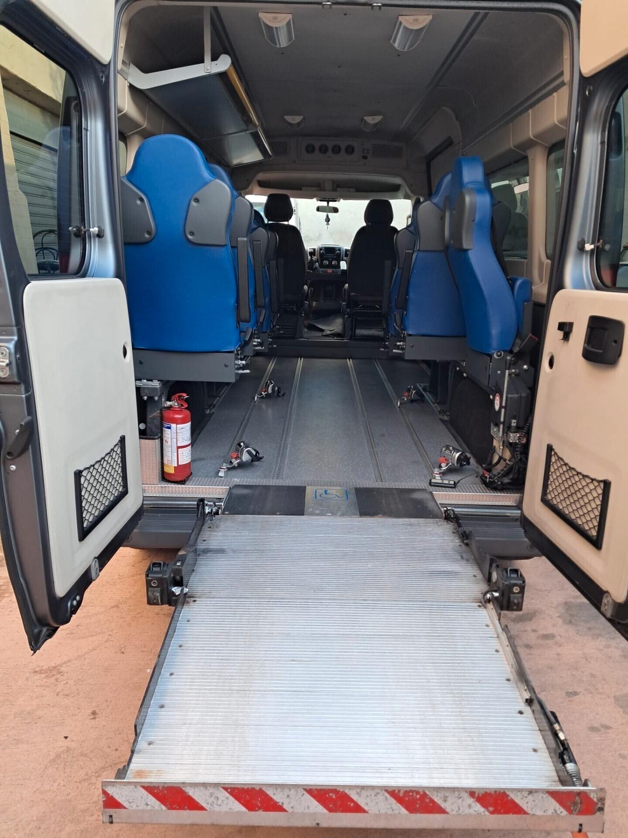 Fiat Ducato Maxi 9 POSTI TRASPORTO DISABILI 5 CARROZZINE PEDANA ELETTROIDRAULICA