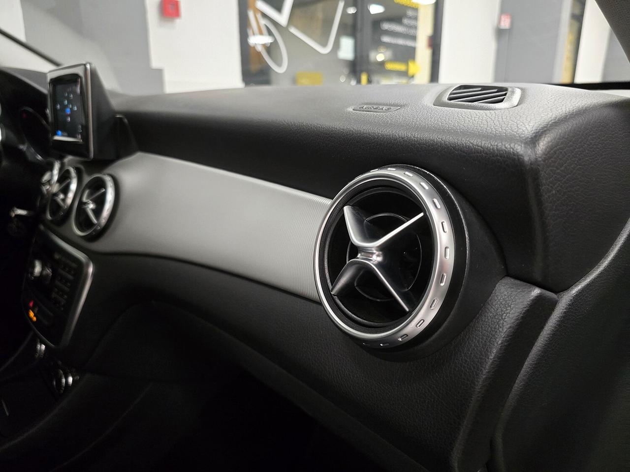 Mercedes-benz GLA 180 GLA-X156 D (cdi) SPORT_GARANZIA 12 MESI_SERVICE+FATTURE MERCEDES UFFICIALI_CINGHIA DISTRIBUZIONE SOS