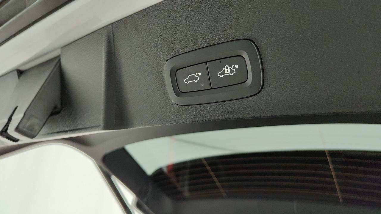 VOLVO XC40 2.0 b3 Core auto