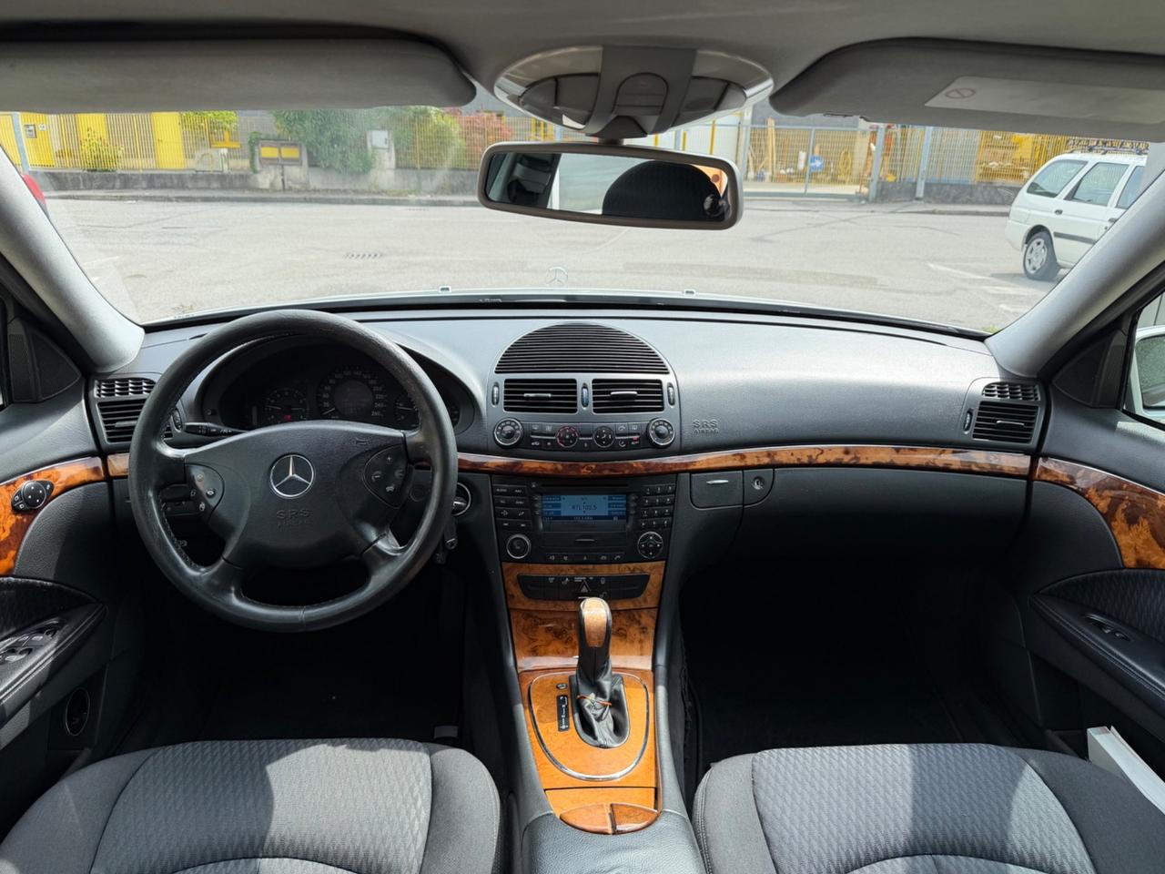 Mercedes-benz E 270 CDI cat Elegance