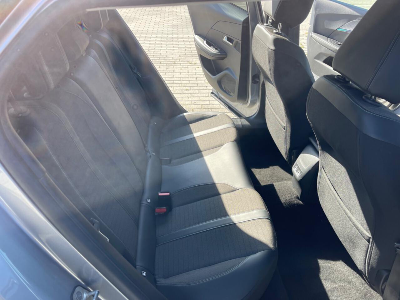 Peugeot 2008 BlueHDi 130 S&S EAT8 Allure