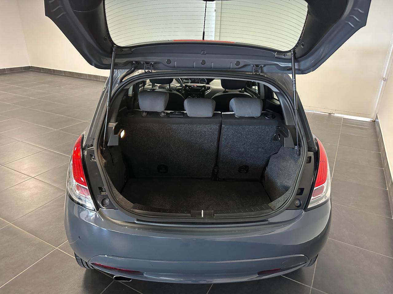 LANCIA YPSILON 1.3 MJT 95CV NEOPATENTATI