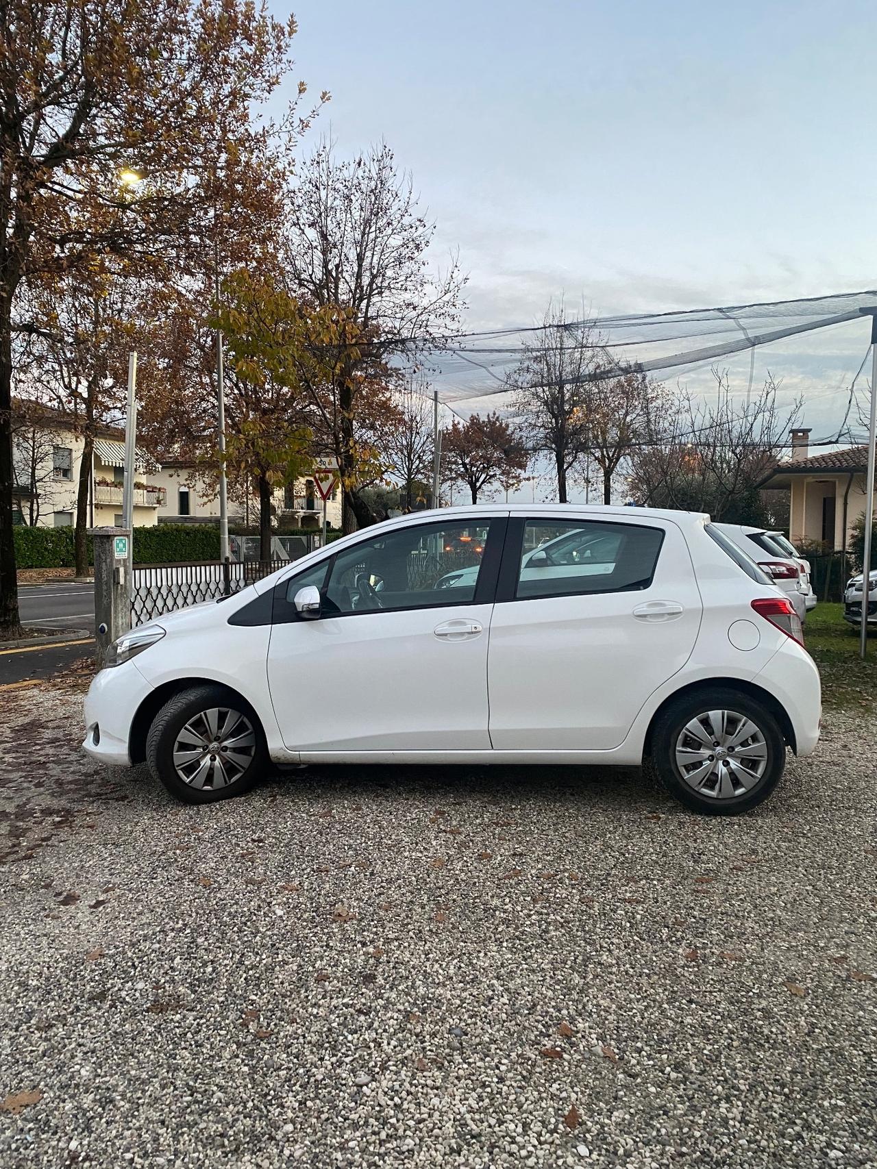 Toyota Yaris 1.4 D-4D 5 porte Lounge