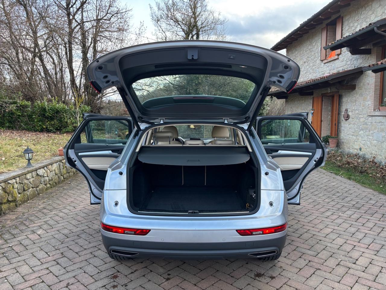 Audi Q5 40 TDI quattro S tronic Business