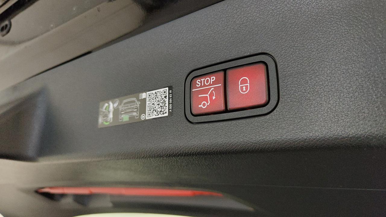 Mercedes-Benz CLA 250+ con tecnologia EQ