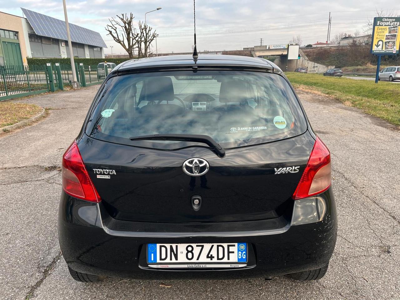 Toyota Yaris 1.0 5 porte