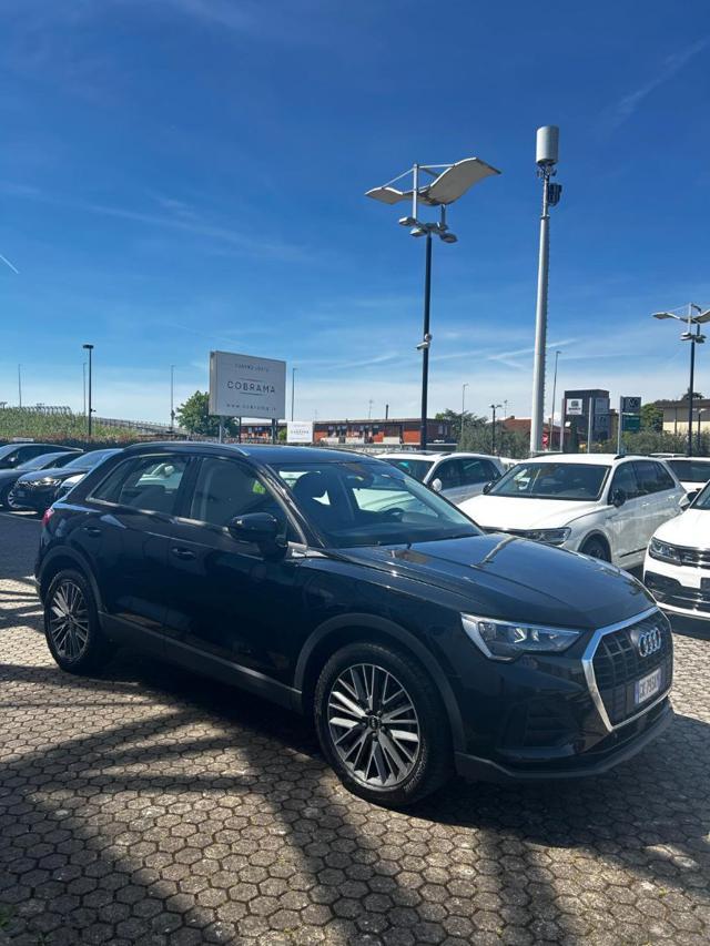 AUDI Q3 35 TDI S tronic Business
