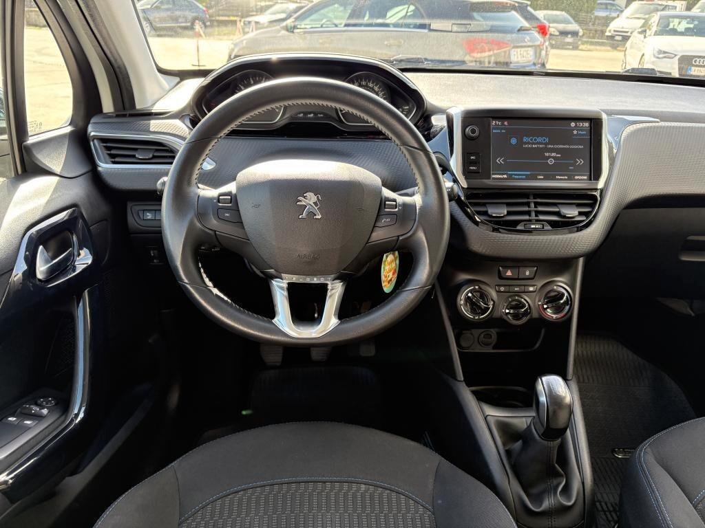 Peugeot 208 PureTech 5 porte Signature