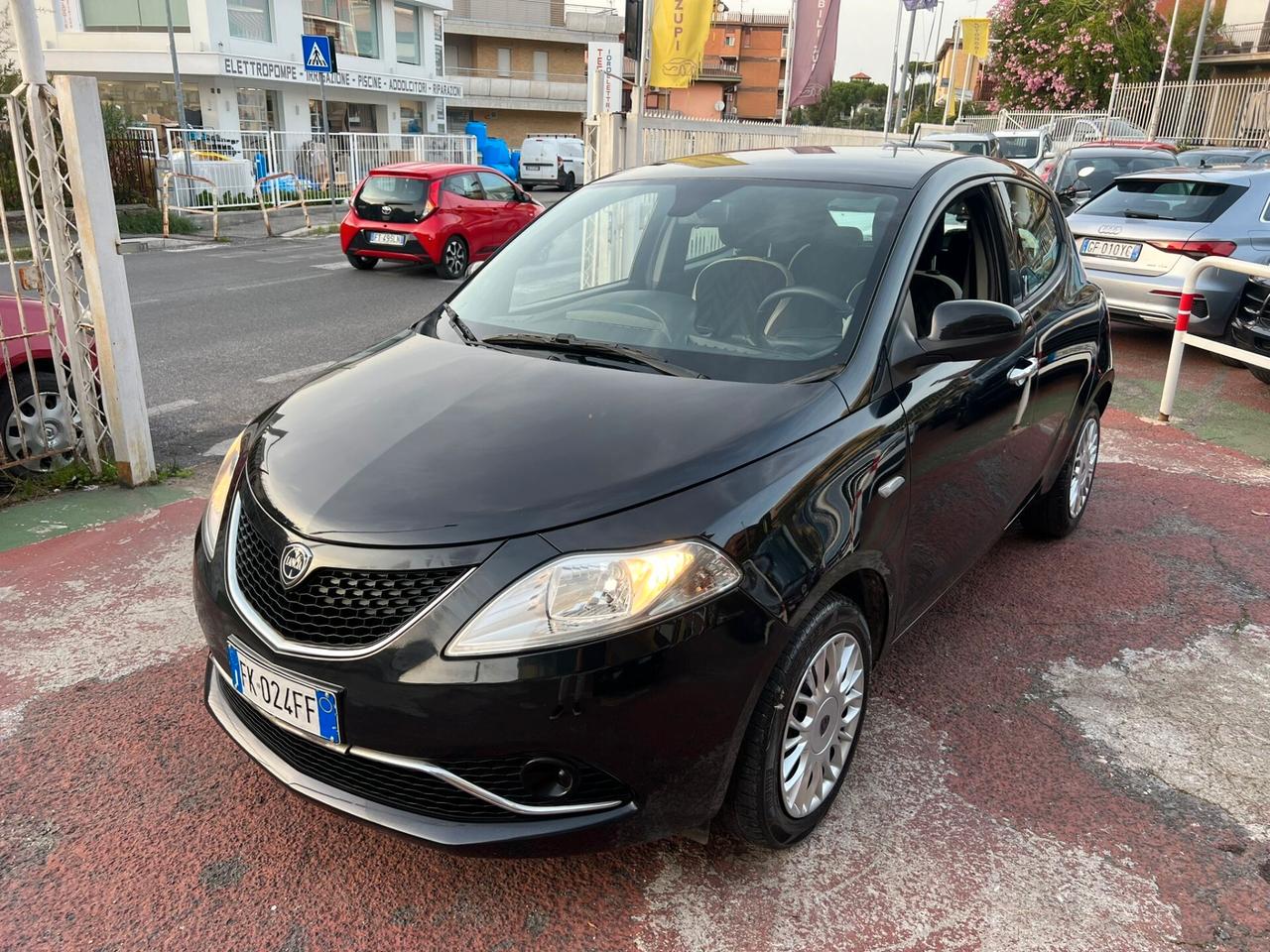 Lancia Ypsilon *ADATTA PER NEOPATENTATI*