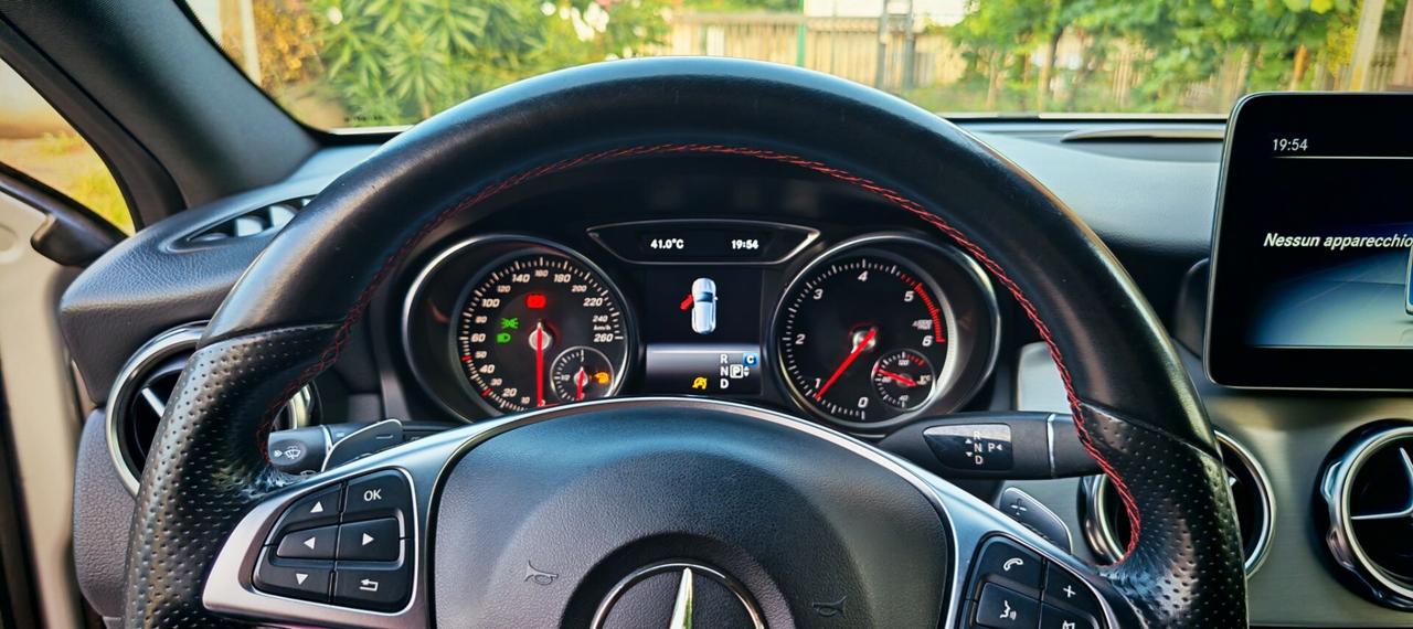 Mercedes-benz GLA 180 d Premium