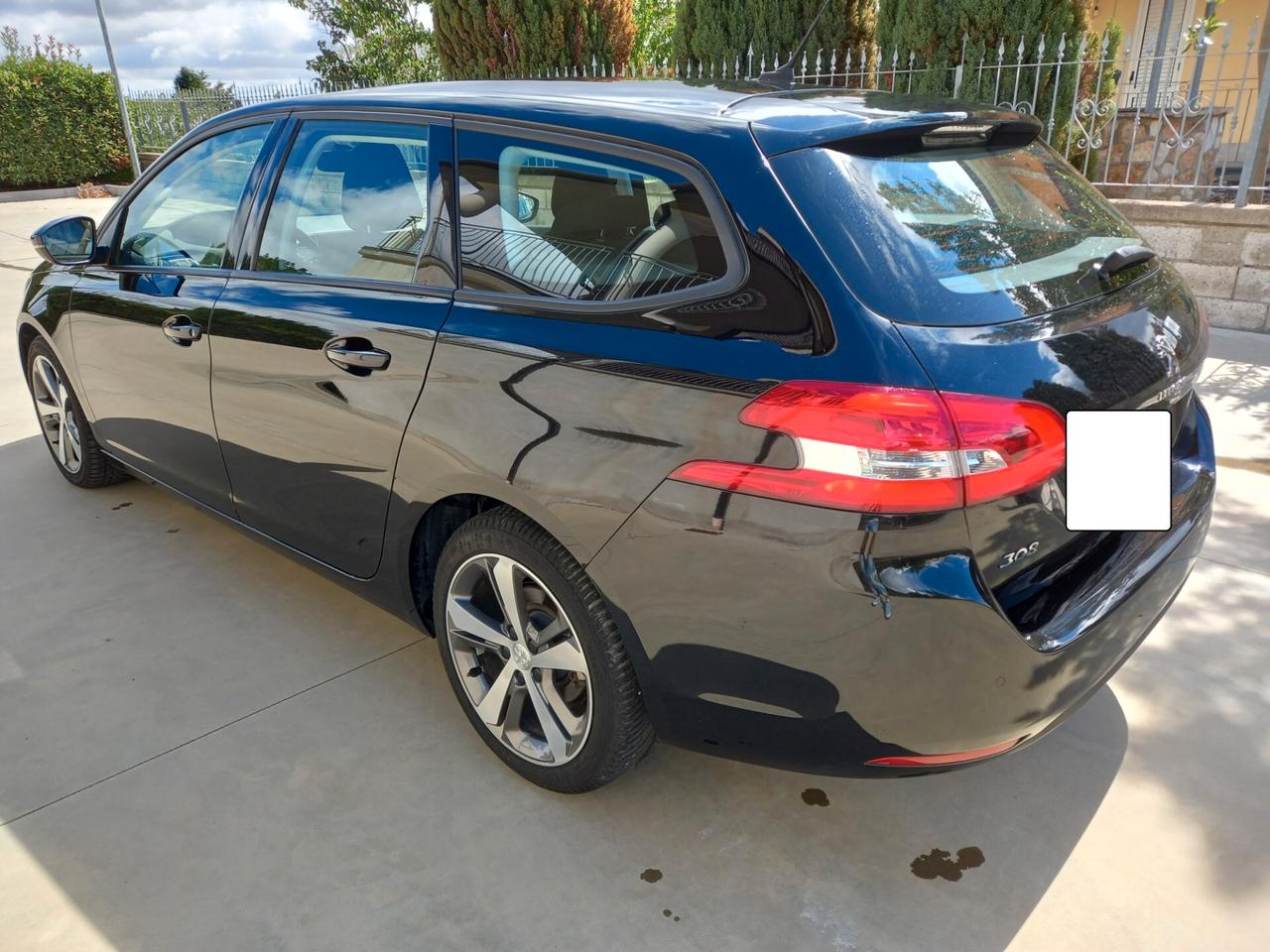 Peugeot 308 hdi 100 98000 km 12/2019