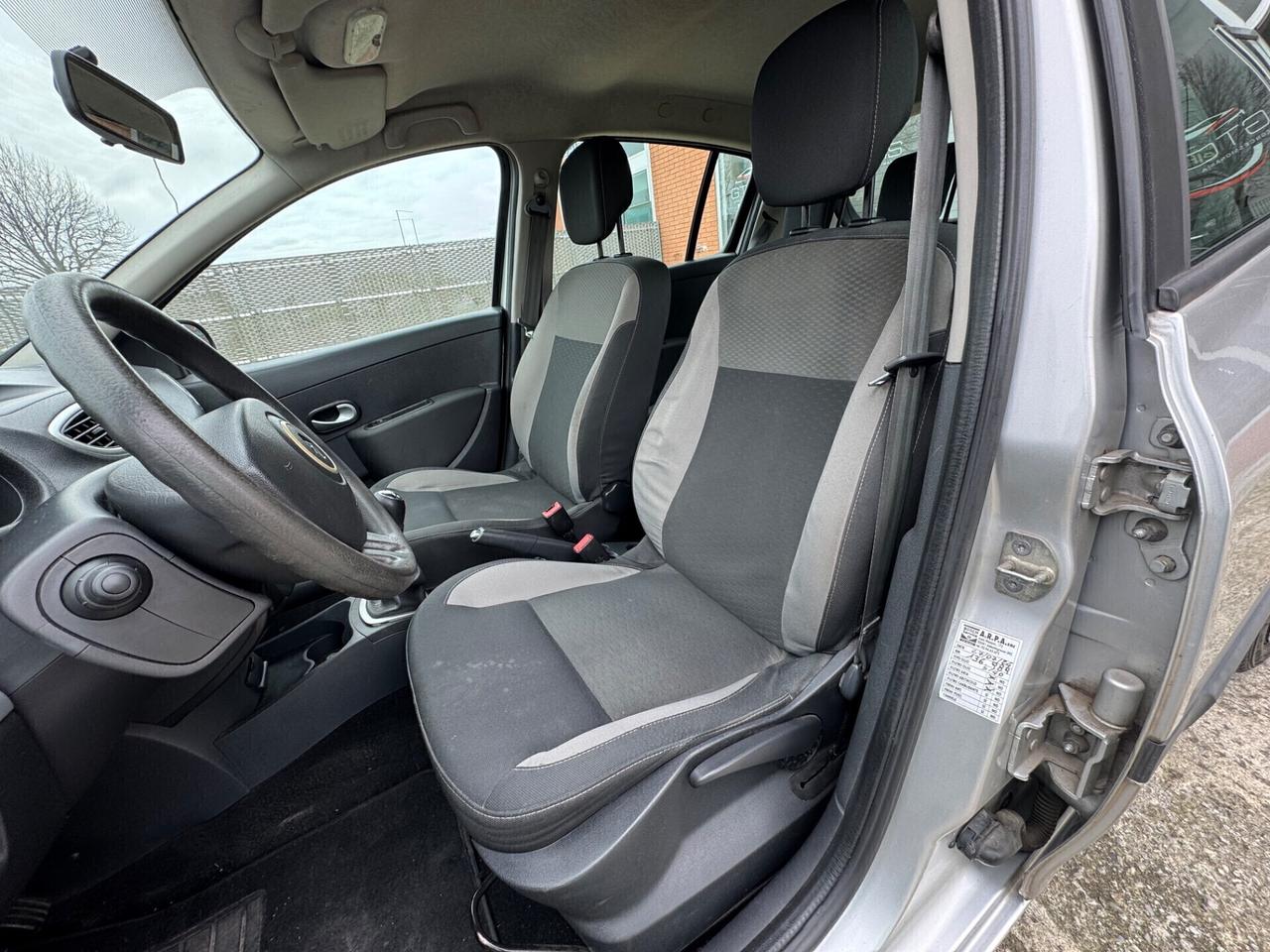 Renault Clio 1.2 16V 5 porte Luxe