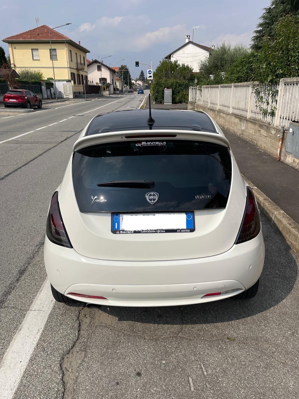 Lancia Ypsilon 1.0 FireFly 5 porte S&S Hybrid Ecochic Gold