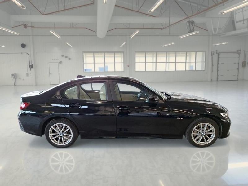 BMW 330 Business Advantage aut. 4 PORTE BERLINA