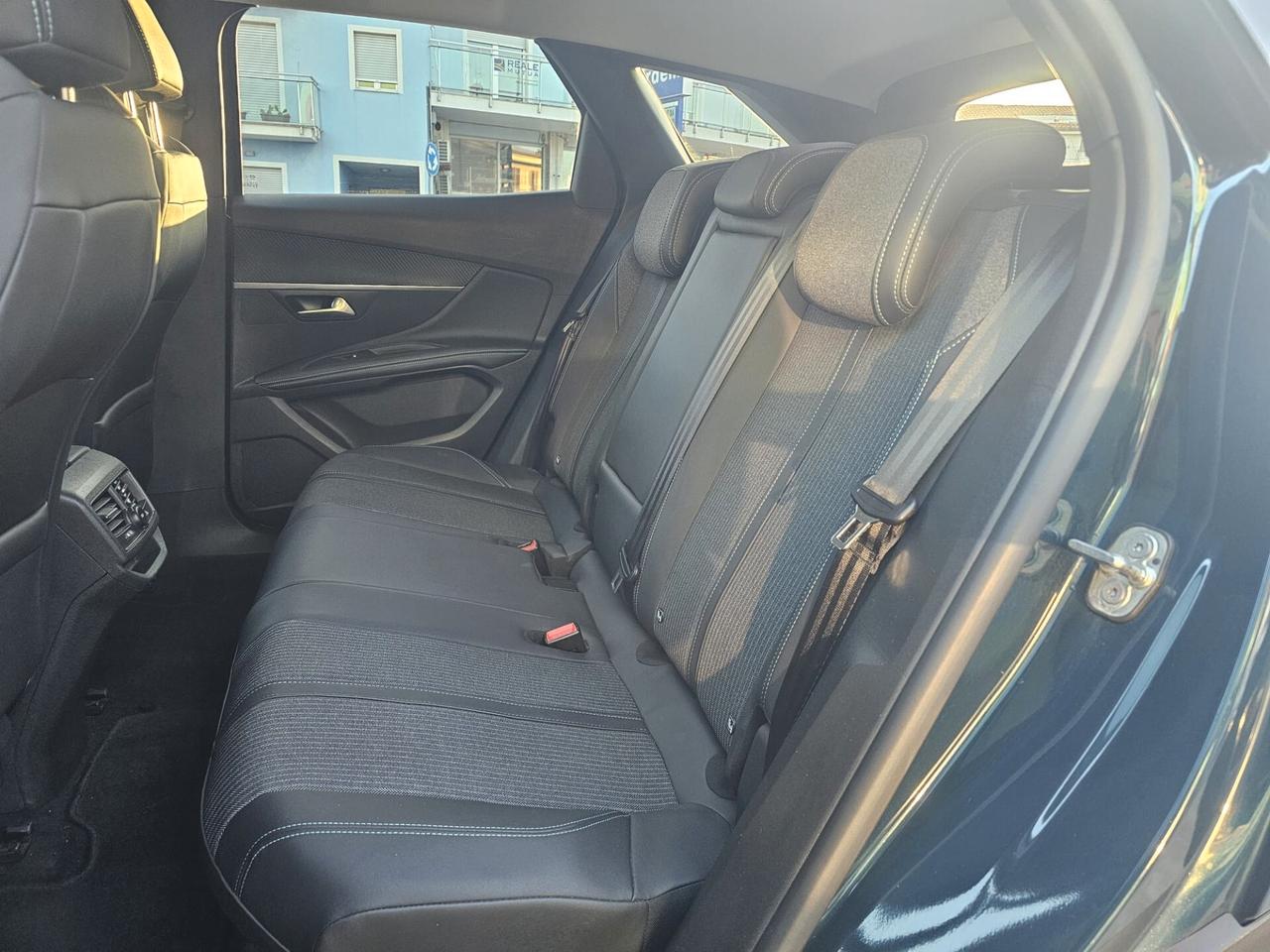 Peugeot 3008 BlueHDi 130 S&S EAT8 Allure Pack