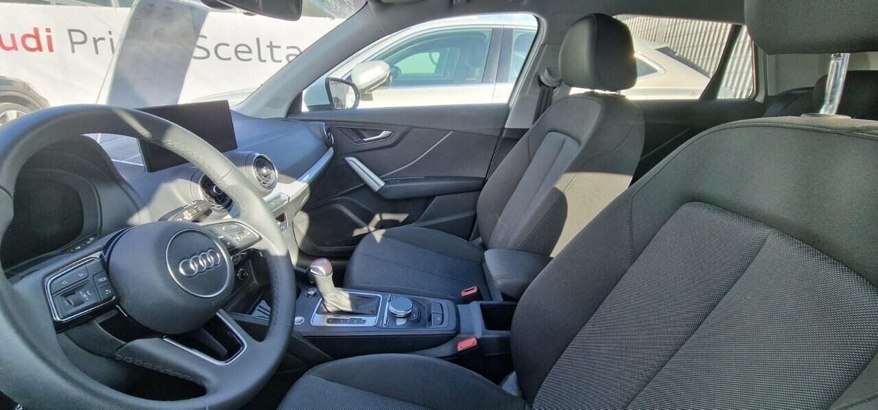 Audi Q2 30 TDI S tronic Identity Black