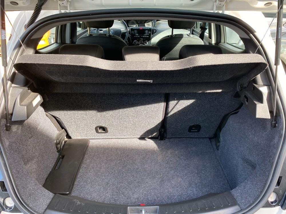 Lancia Ypsilon 1.0 FireFly 5 porte S&S Hybrid Ecochic Silver