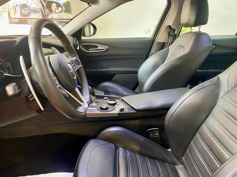 Alfa Romeo Giulia 2.2 Turbodiesel 210 CV AT8 AWD Q4 Veloce