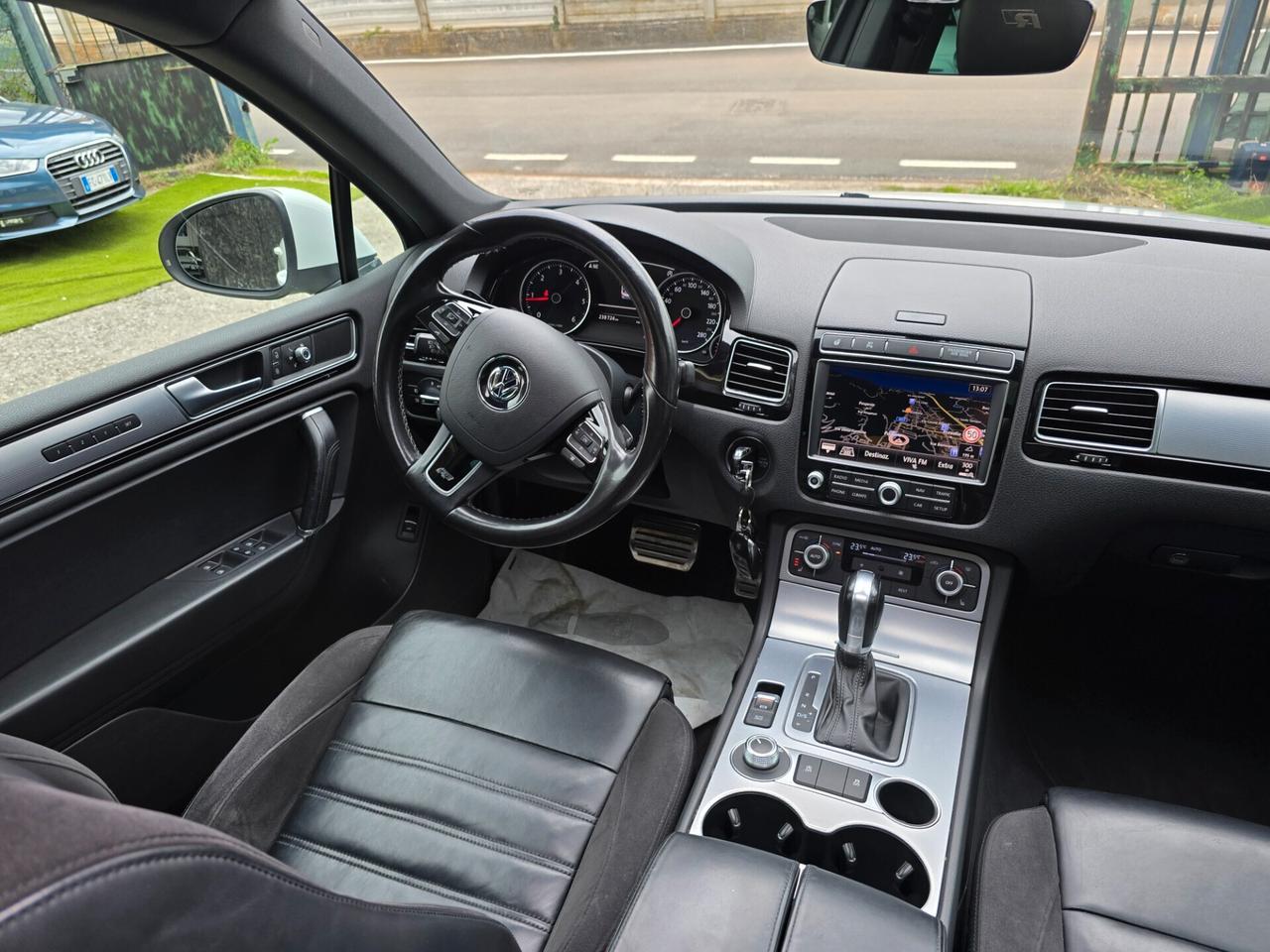 VW Touareg R.LINE 3.0TDI 204CV TETTO APRIBILE -2017