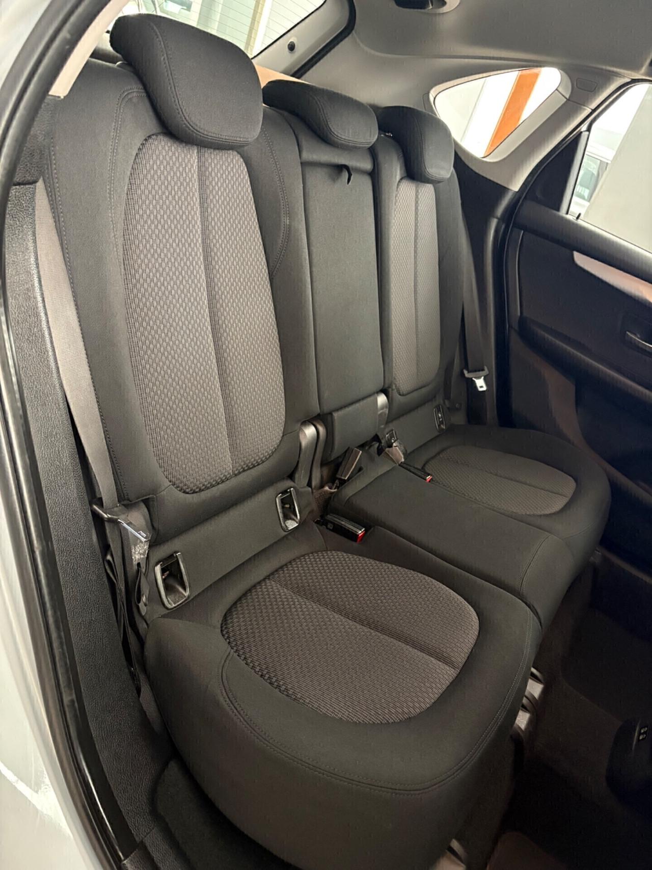 Bmw 2er Active Tourer 216d Active Tourer Business