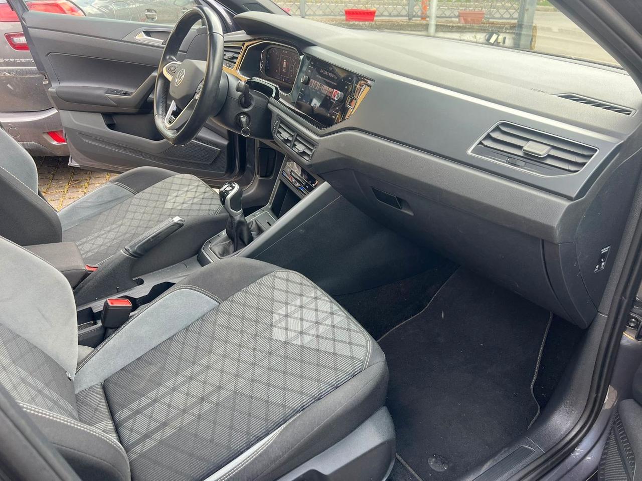 Volkswagen Taigo 1.0 tsi R-Line 110cv