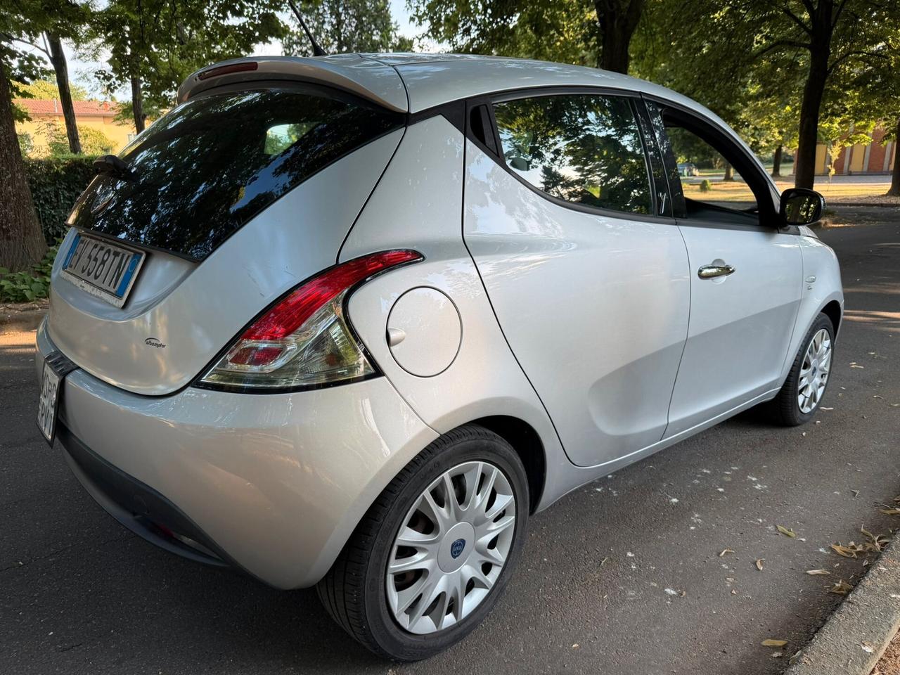Lancia Ypsilon 1.2 GPL PLATI NUM